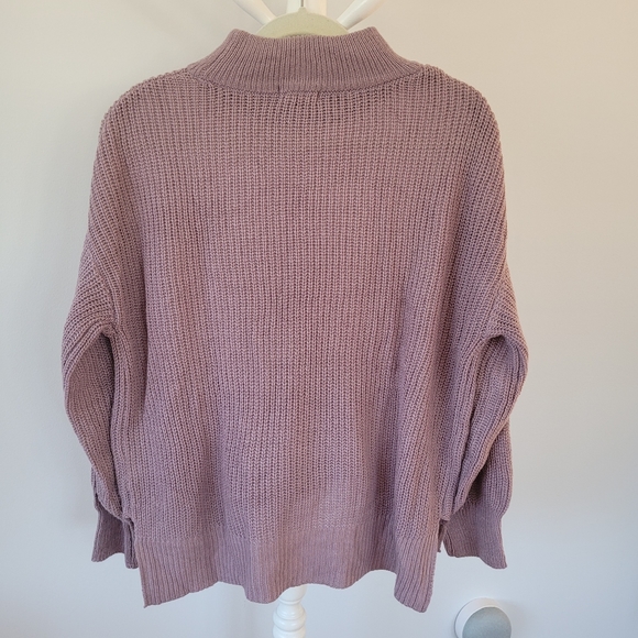 LAVENDER High-Low High Neck Sweater w/Puff Sleeves - Picture 2 of 11